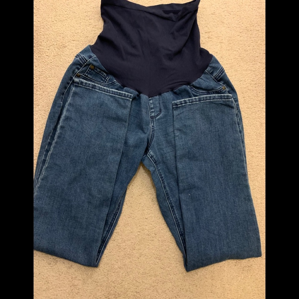 Maternity skinny jean, with a 32" Inseam (fits 14)